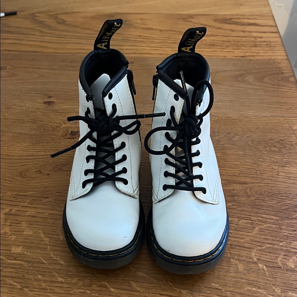 Toddler size 10 white Dr martens